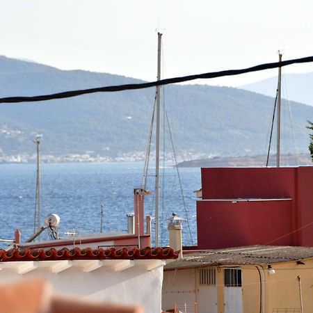 Αρχοντικό Σπίτι Στην Αίγινα Apartment Exterior foto
