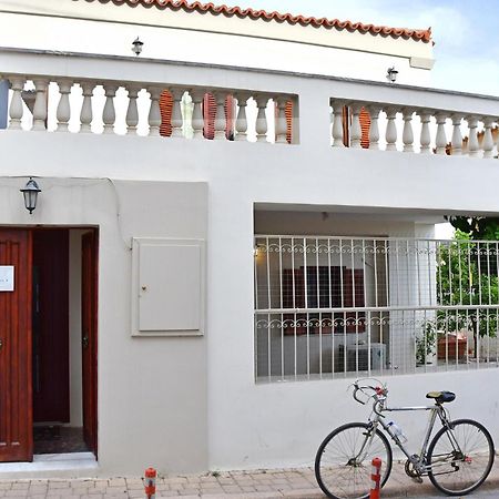 Αρχοντικό Σπίτι Στην Αίγινα Apartment Exterior foto