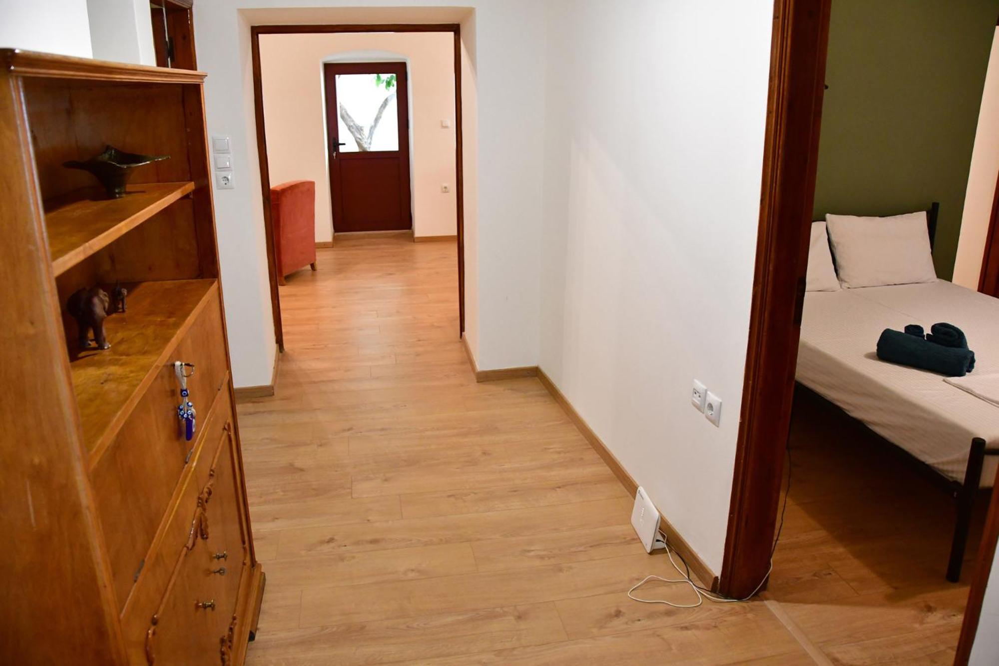 Αρχοντικό Σπίτι Στην Αίγινα Apartment Exterior foto